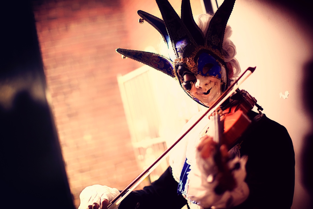 entertainment_section__0012_EyeofPassion_000 31